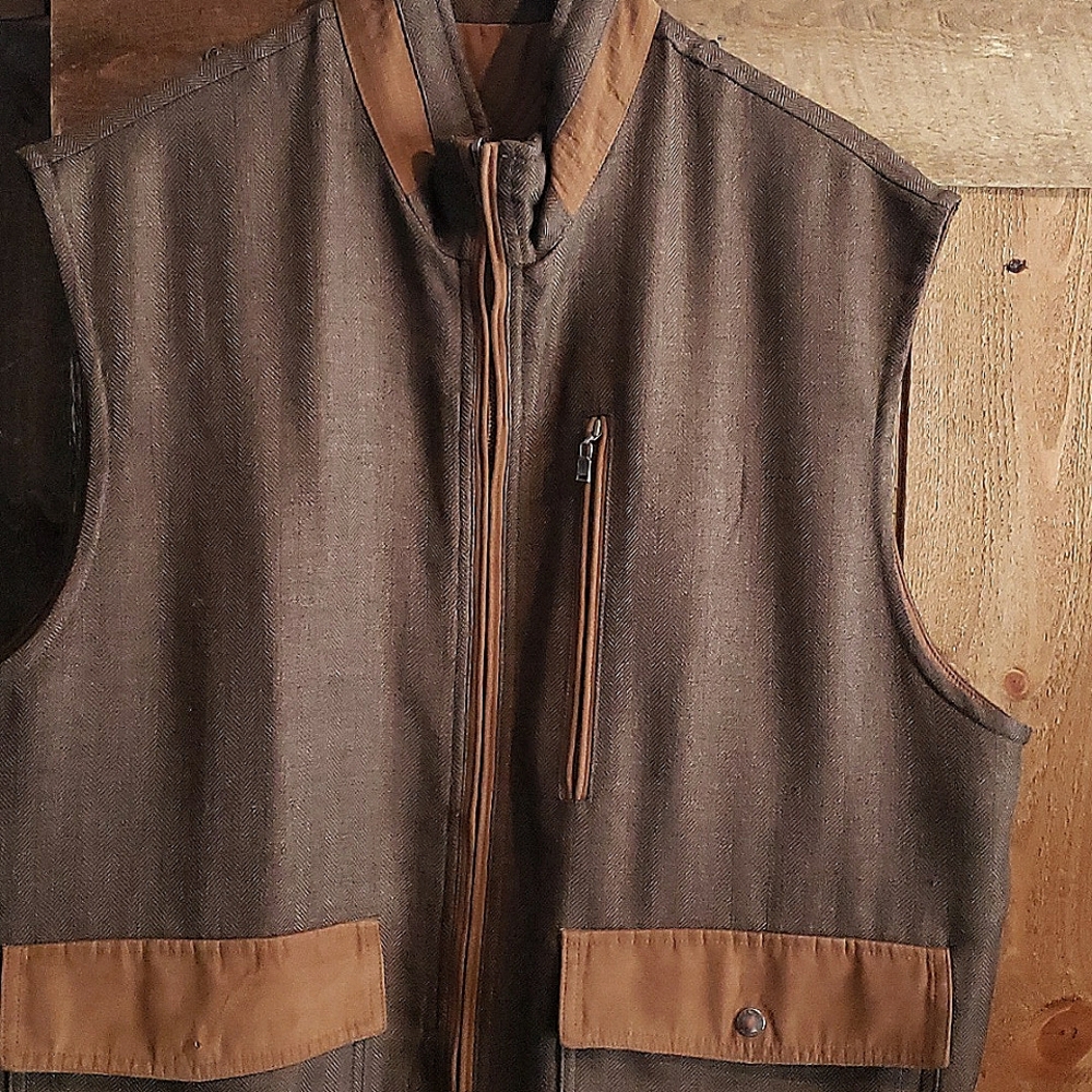 XLTweed and Suede  vest on one side and polyester and rayon on other side